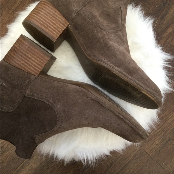 Ugg Brown suede size 9 booties - Picture 2 of 8